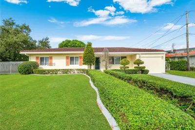 124 SW 51st Pl 1