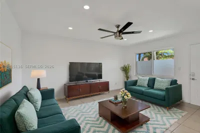 3050 NE 5th Ter #13 1