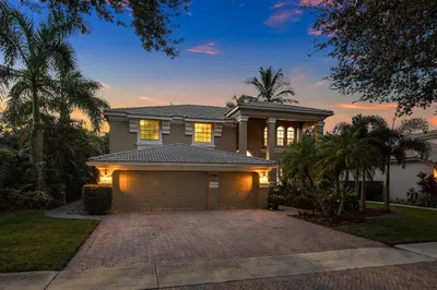 6395 Stonehurst Circle 1