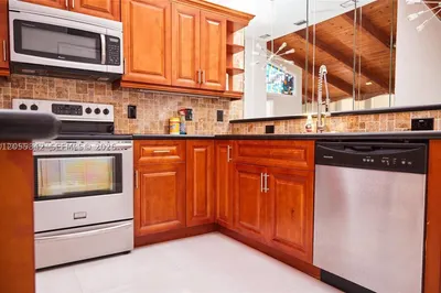 347 Leslie Dr 1
