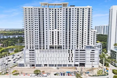 16375 Biscayne Boulevard 1