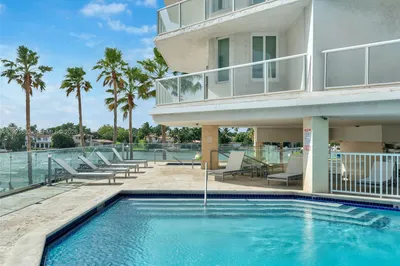 5900 Collins Ave #408 1