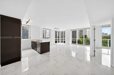 500 Brickell Ave #501 1
