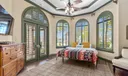 314 W Riverside Drive Photo