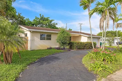 3860 NW 6th Pl 1
