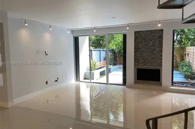 2180 Brickell Ave #14 1