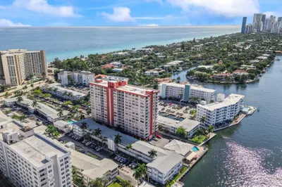3161 S Ocean Drive #409 1