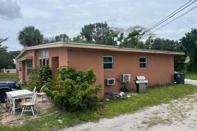 301 Preston Court 1
