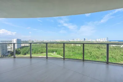 2411 Laguna Circle #2211 1