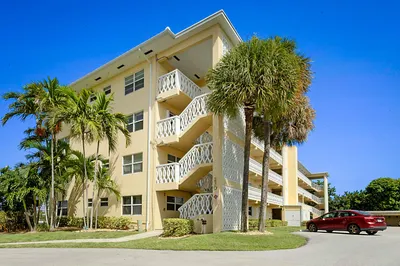 230 N Federal Hwy #305 1