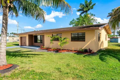 349 NW 10th Street 1