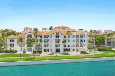 2244 Fisher Island Dr #3404 1