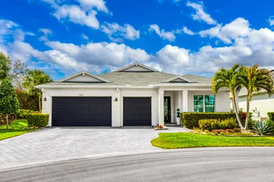 642 SE Goldenrod Road 1