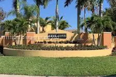 1663 SE 27th Dr #204 1