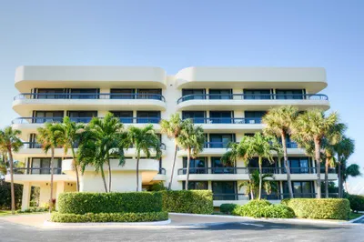 50 Beach Rd 404
