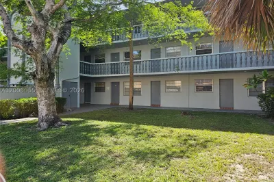 900 Tallwood Ave #207 1