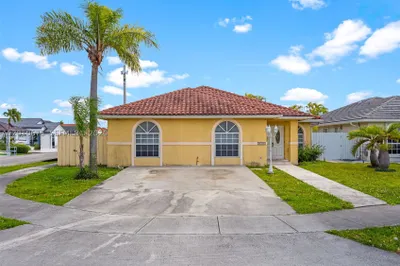 14300 SW 52nd St 1