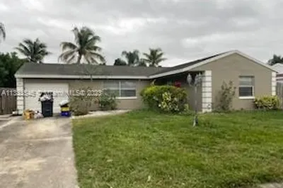 4296 Violet Cir 1