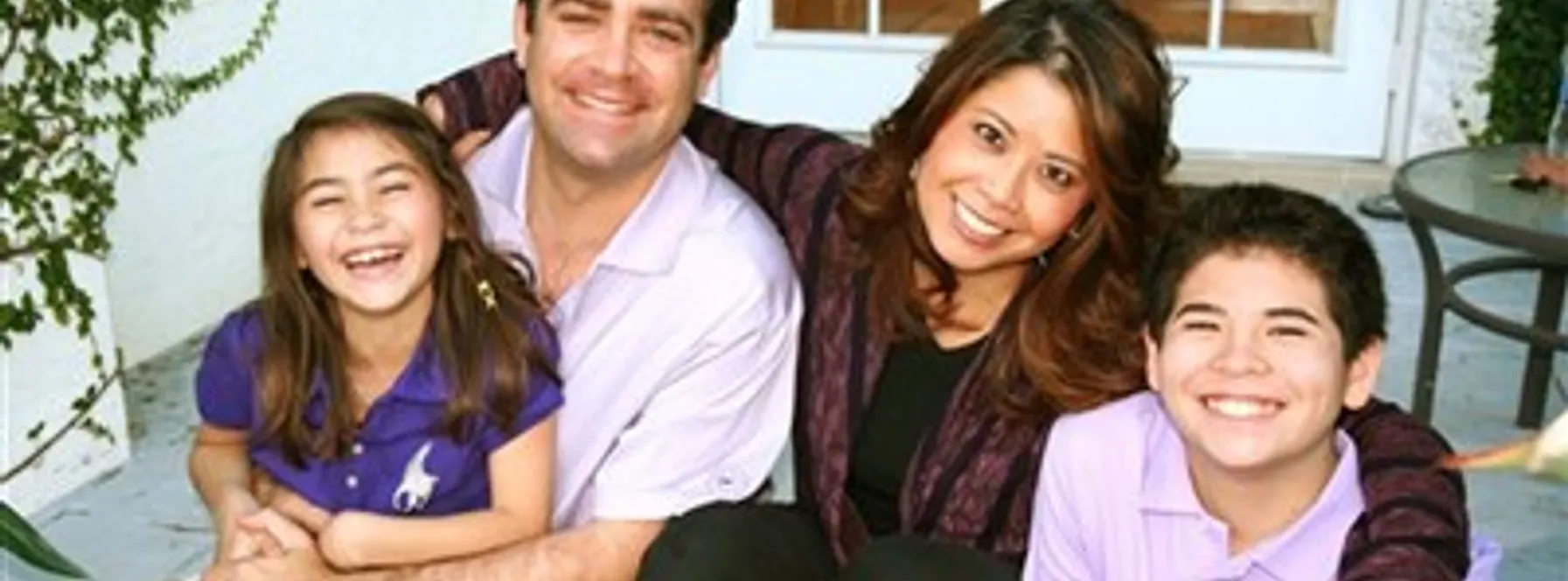 Veronica Lichtenstein starts her own counselling firm.