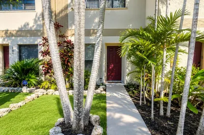 3062 S Oakland Forest Drive #203 1