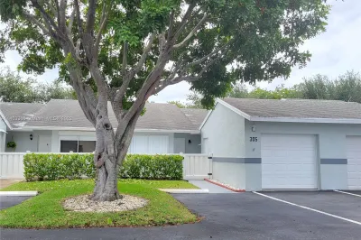2640 W Gately Dr W #305 1