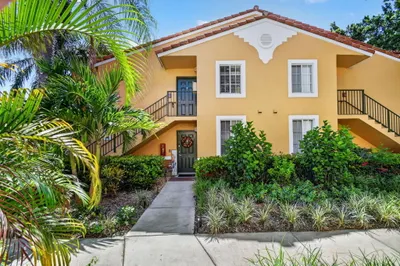 160 YACHT CLUB Way #211 1