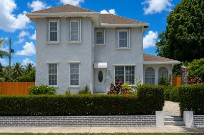 429 Greenbriar Drive 1