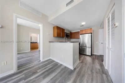 300 S Biscayne Blvd #T-2911 1