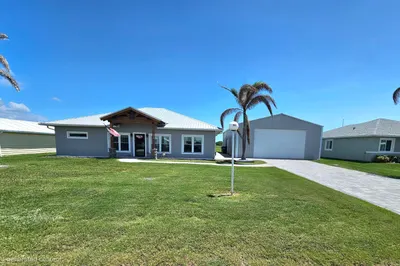 926 SW 44th Boulevard 1