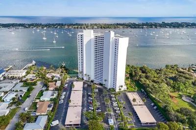 5200 N Flagler Drive #902 1