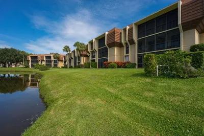 5250 Woodland Lakes Drive #131 1