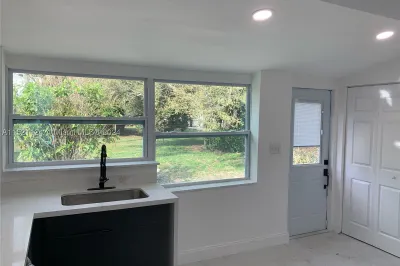 612 NW 3rd Ct 1