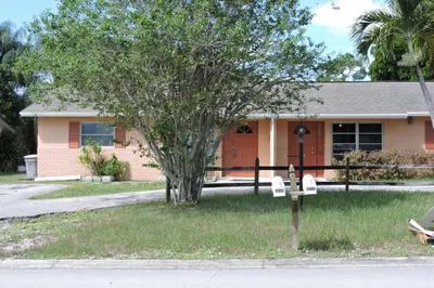 9046 SE Parkway Drive 1