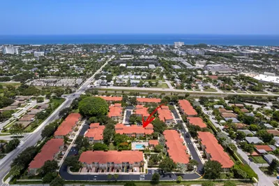 1020 E LONGPORT Circle #6B 1