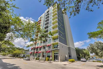 313 NE 2nd Street #905 1