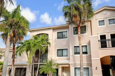 2801 SARENTO Place #304 1