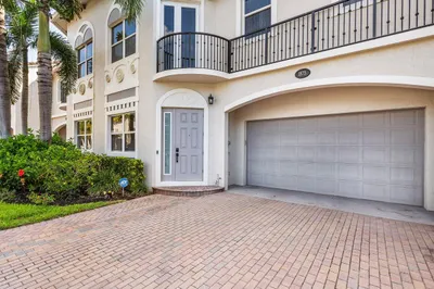 1875 Highland Grove Drive 1
