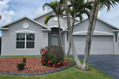 2037 SW Aquarius Ln 1