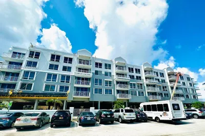 2642 Collins Ave #409 1