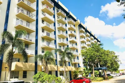 4550 NW 9th St #219E 1