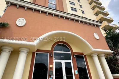 215 SW 42nd Ave #401 1