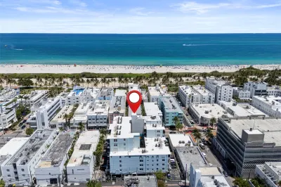 720 Collins Ave #204 1