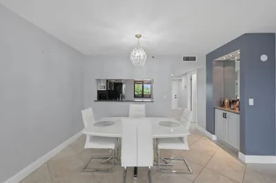 2206 S Cypress Bend Drive #401 1