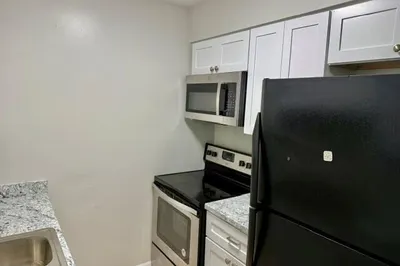 419 N Broadway #3 1