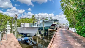Which Brokerage Sells the Most in Luxury Country Clubs in Martin County?