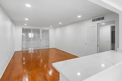 2540 BOUNDBROOK Boulevard #110 1