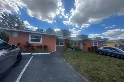 5400 NW 17th Street 1