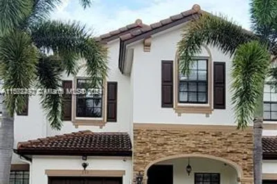 355 NE 37th Ter 1