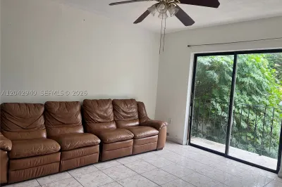 608 SW 15th Ave #3 1