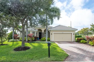 4265 Diamond Square 1